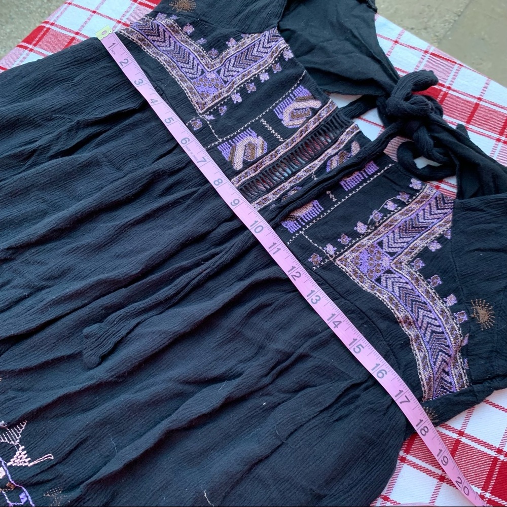 Free People Embroidered Shirt Size Medium Boho Open Back Black Aztec - Picture 5 of 10